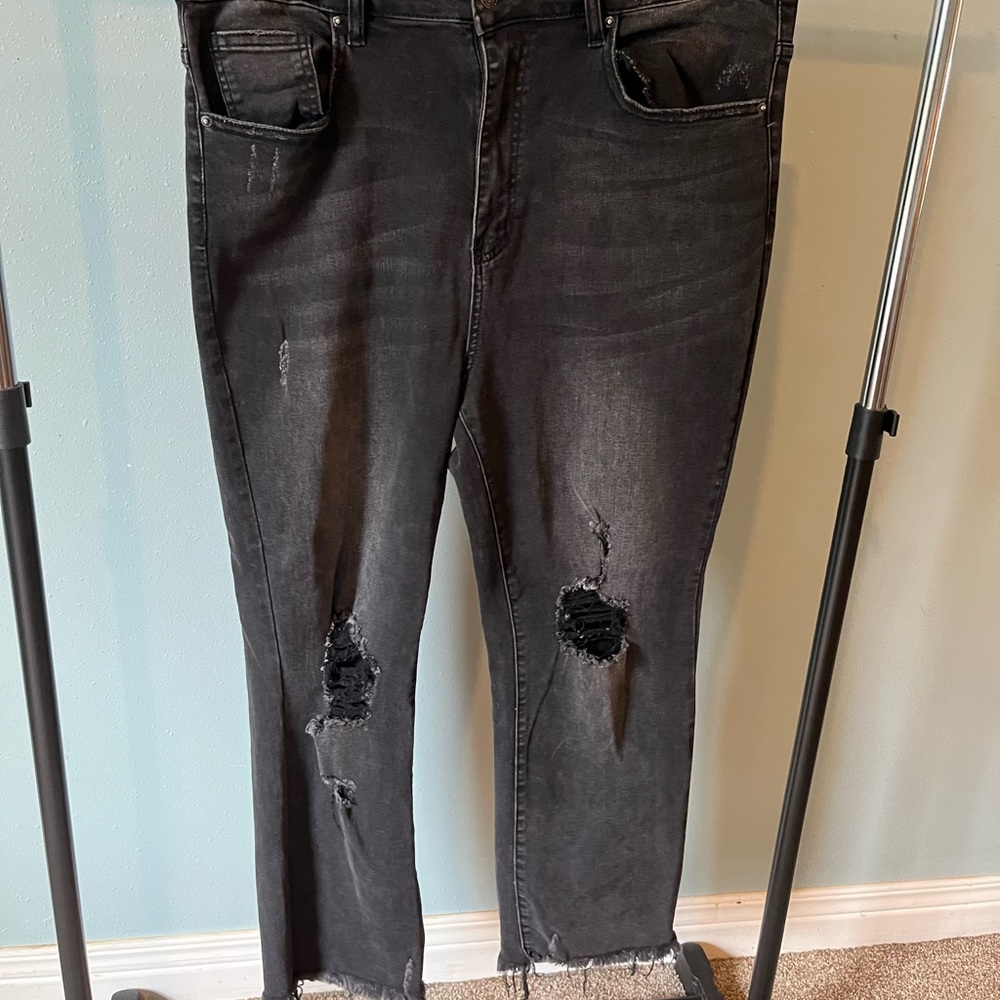 Plus Size Destructed Straight Cropped Jean